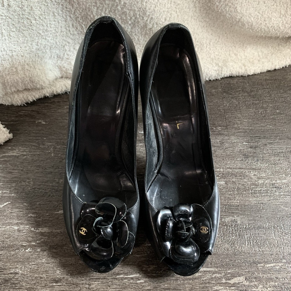 CHANEL Rare Black Lambskin Camellia Stiletto Chain Heel Size 40 - Picture 14 of 14